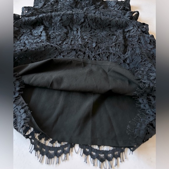 Banana Republic Lace Scallop Hem Ruffle Sleeve Blouse - Picture 12 of 15